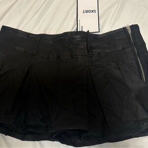 Almost Famous Black Skort with Stylish Zipper